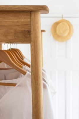 garde-robe minimaliste exemple